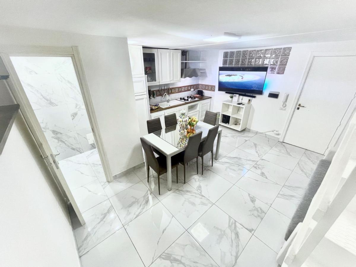 House Relax Apartment Centro Di Napoli Εξωτερικό φωτογραφία