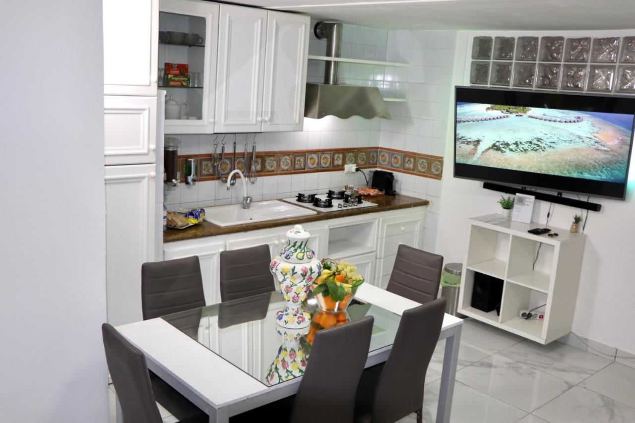 House Relax Apartment Centro Di Napoli Εξωτερικό φωτογραφία