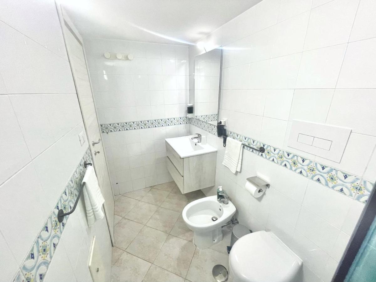 House Relax Apartment Centro Di Napoli Εξωτερικό φωτογραφία